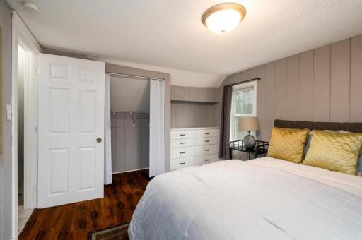 1255 County Road C E, Maplewood, MN 55109