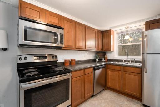 1255 County Road C E, Maplewood, MN 55109