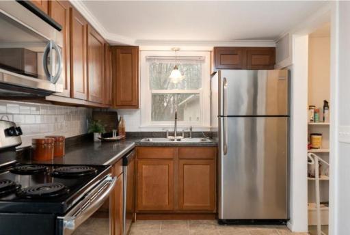 1255 County Road C E, Maplewood, MN 55109