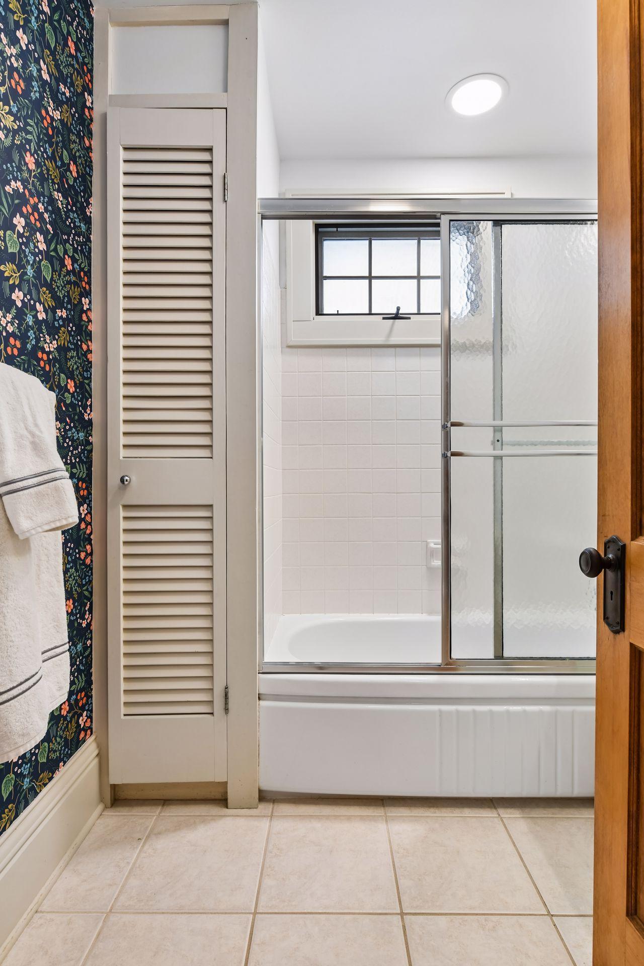 5148 Vincent Avenue South - Spacecrafting - 0025.jpg