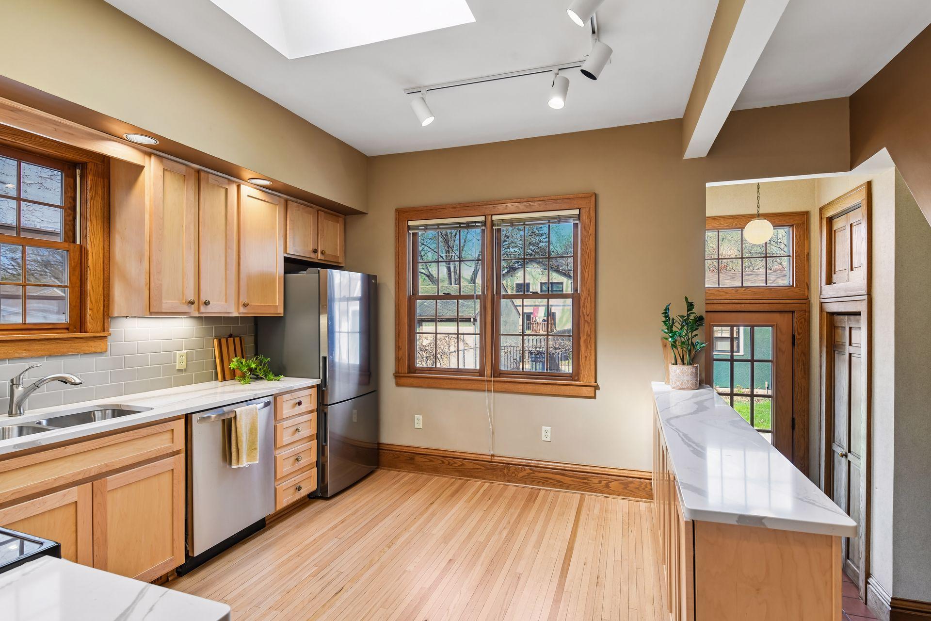 5148 Vincent Avenue South - Spacecrafting - 0016.jpg