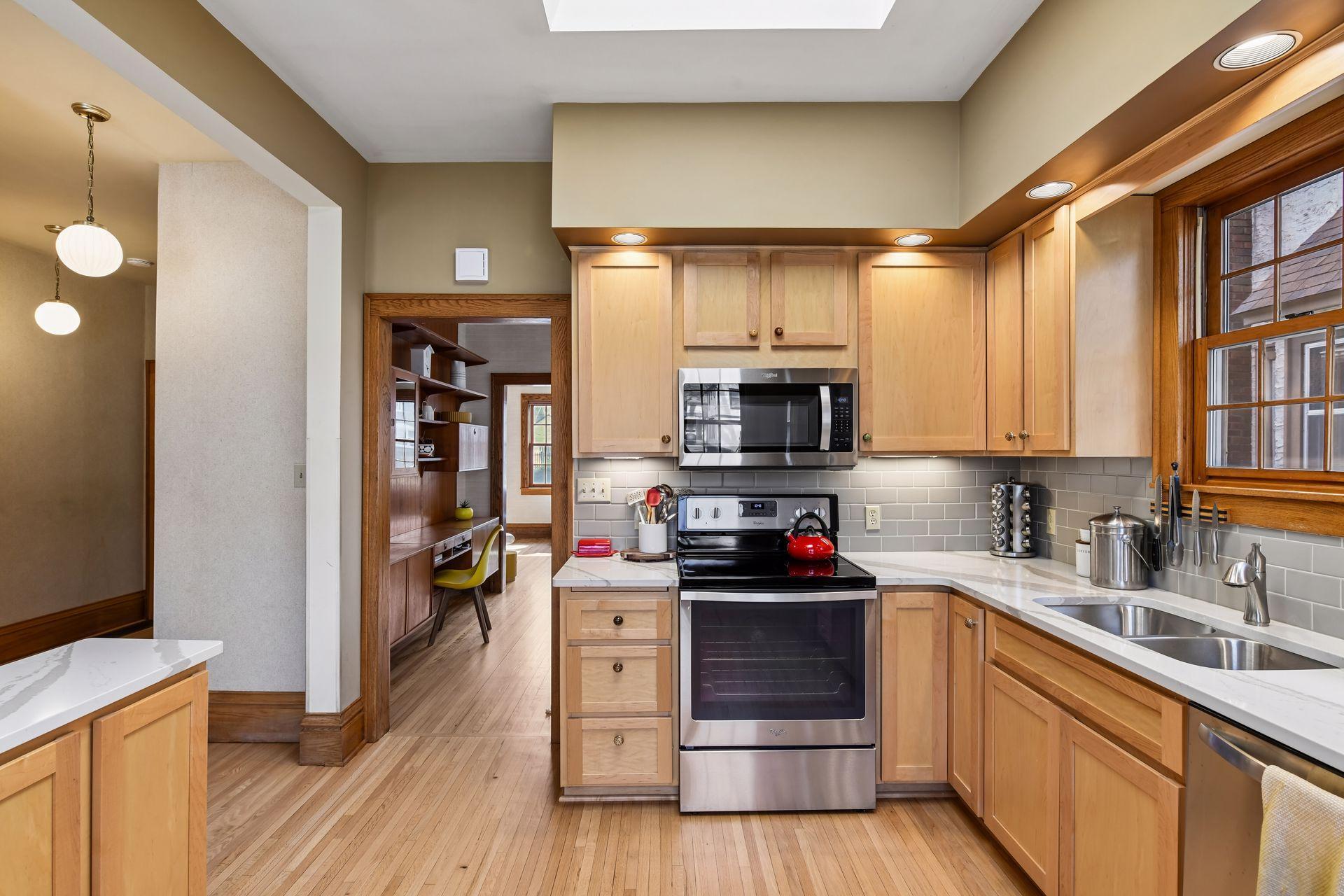 5148 Vincent Avenue South - Spacecrafting - 0019.jpg