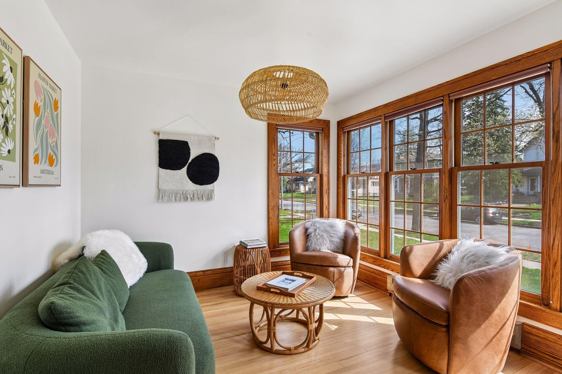 5148 Vincent Avenue South - Spacecrafting - 0011.jpg