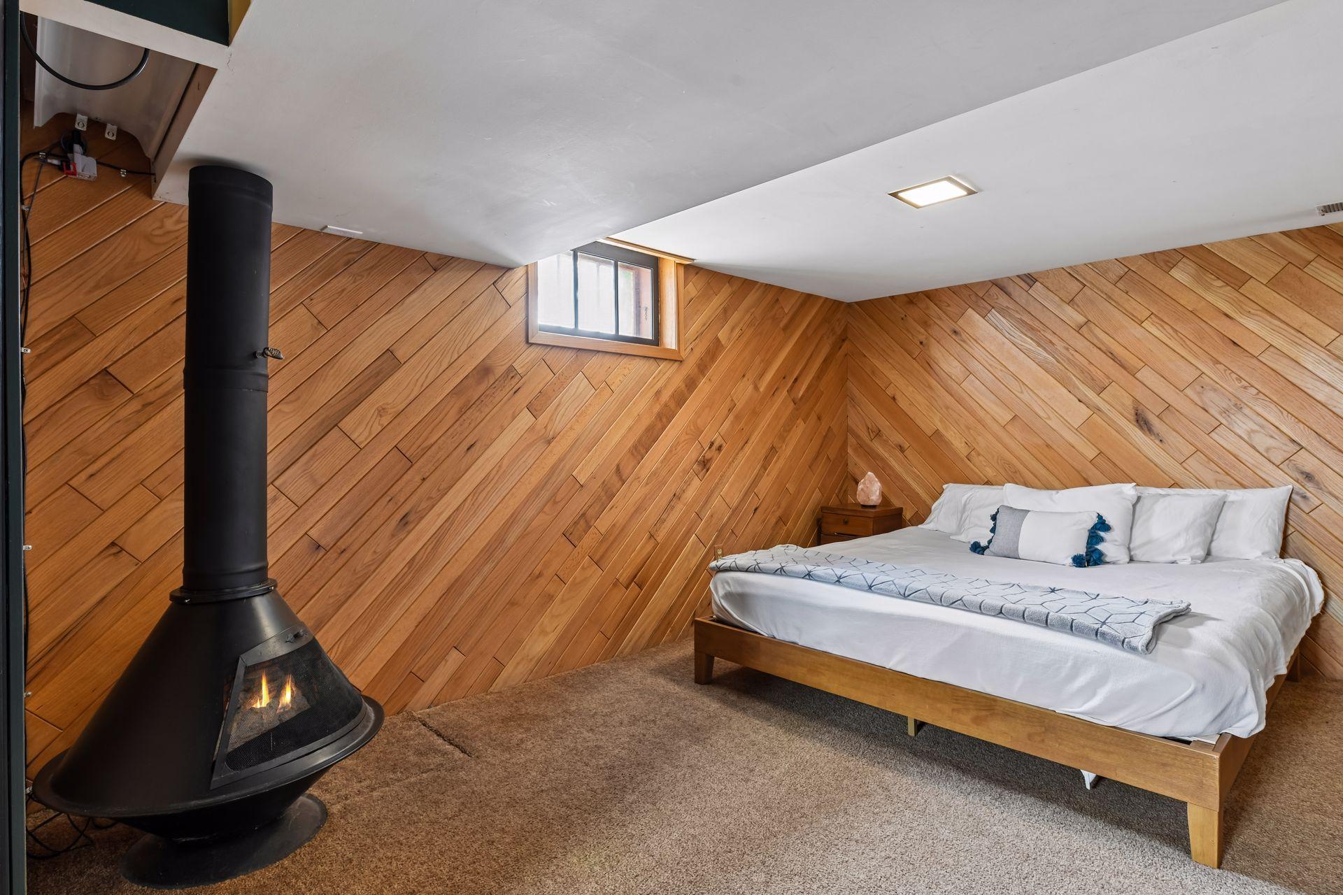 5148 Vincent Avenue South - Spacecrafting - 0028.jpg