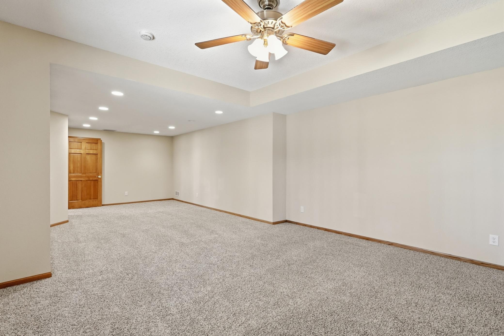 Lower Level Huge Room with closets (bedroom 3 of 3 in Lower level)