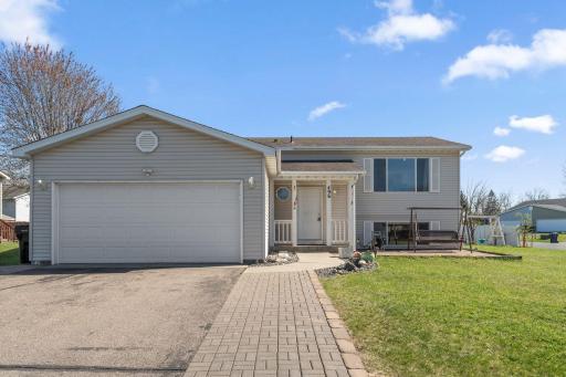 496 Braeburn Drive, Shakopee, MN 55379