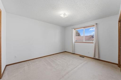 496 Braeburn Drive, Shakopee, MN 55379
