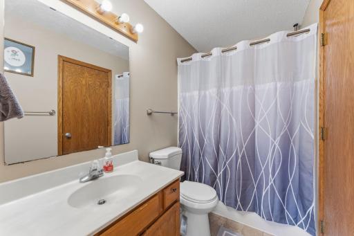 496 Braeburn Drive, Shakopee, MN 55379