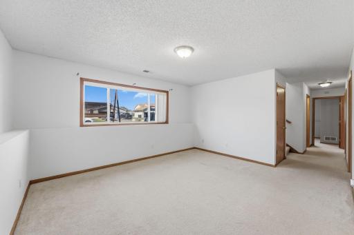 496 Braeburn Drive, Shakopee, MN 55379