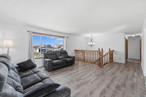 496 Braeburn Drive, Shakopee, MN 55379