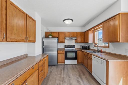 496 Braeburn Drive, Shakopee, MN 55379