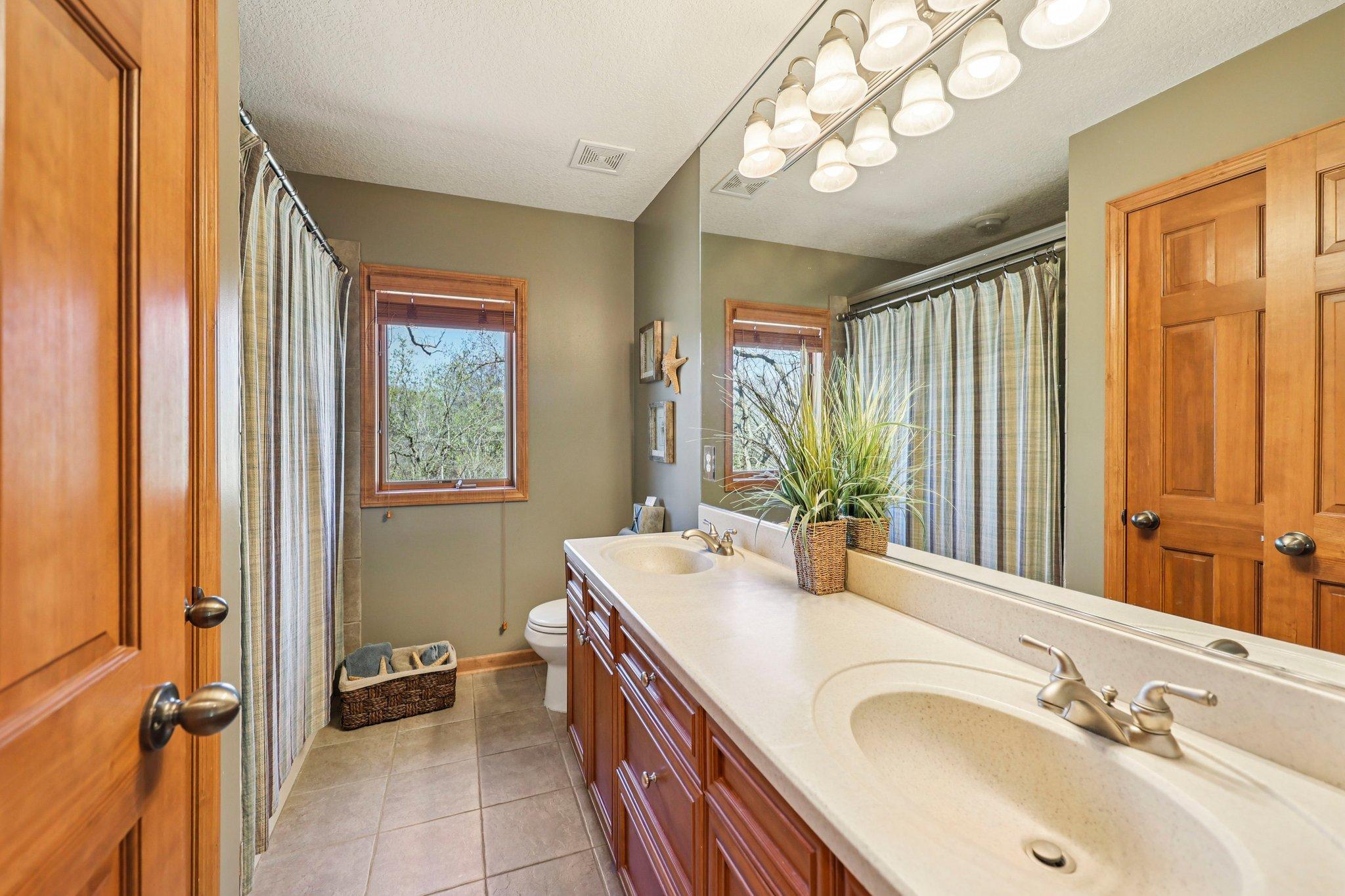 Upper level full bath