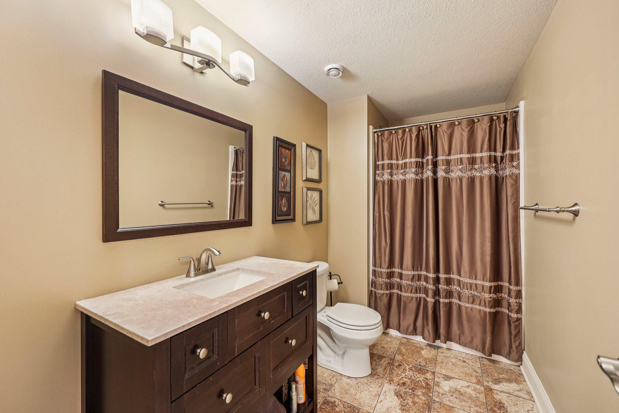 Lower level 3/4 bath