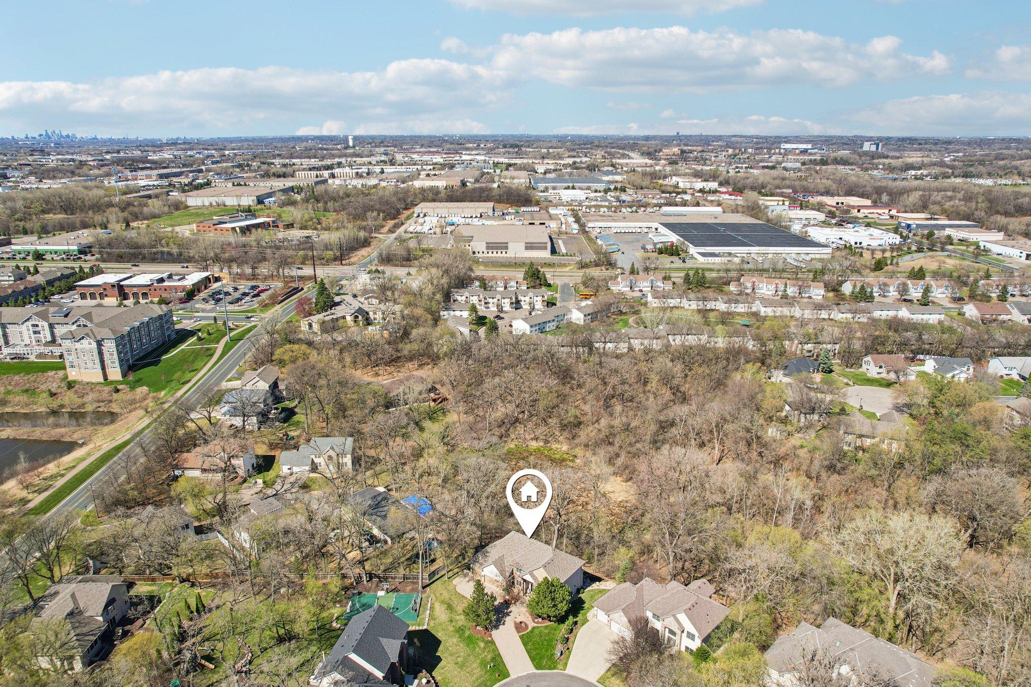 Great Eagan location, close to everything