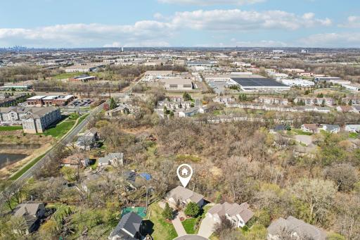 Great Eagan location, close to everything