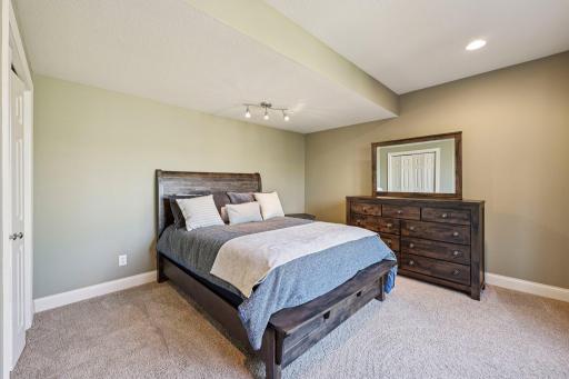 3489 Wolfberry Court, Eagan, MN 55123