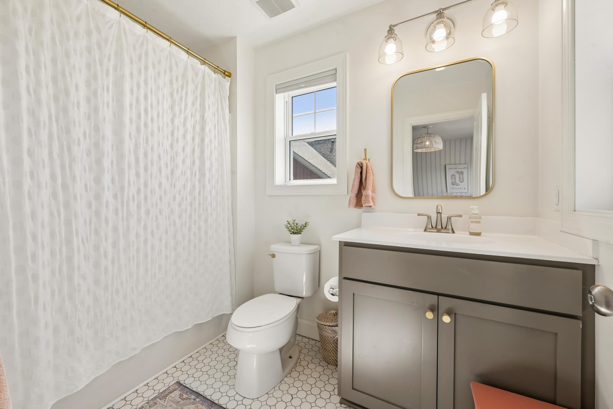 Upper Bedroom with Bathroom