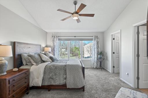 662 Sutherland Drive, Woodbury, MN 55129