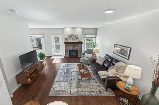 662 Sutherland Drive, Woodbury, MN 55129
