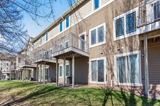 662 Sutherland Drive, Woodbury, MN 55129