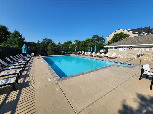 662 Sutherland Drive, Woodbury, MN 55129