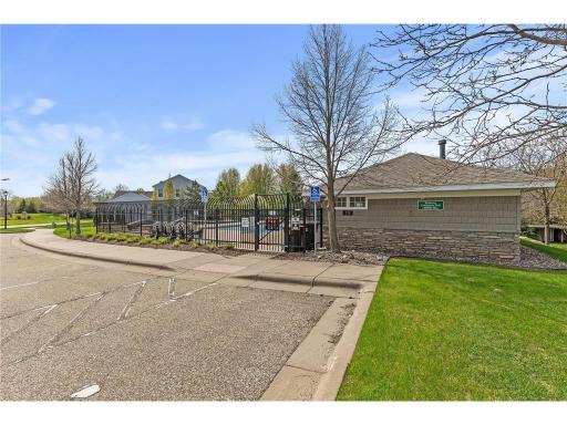 662 Sutherland Drive, Woodbury, MN 55129