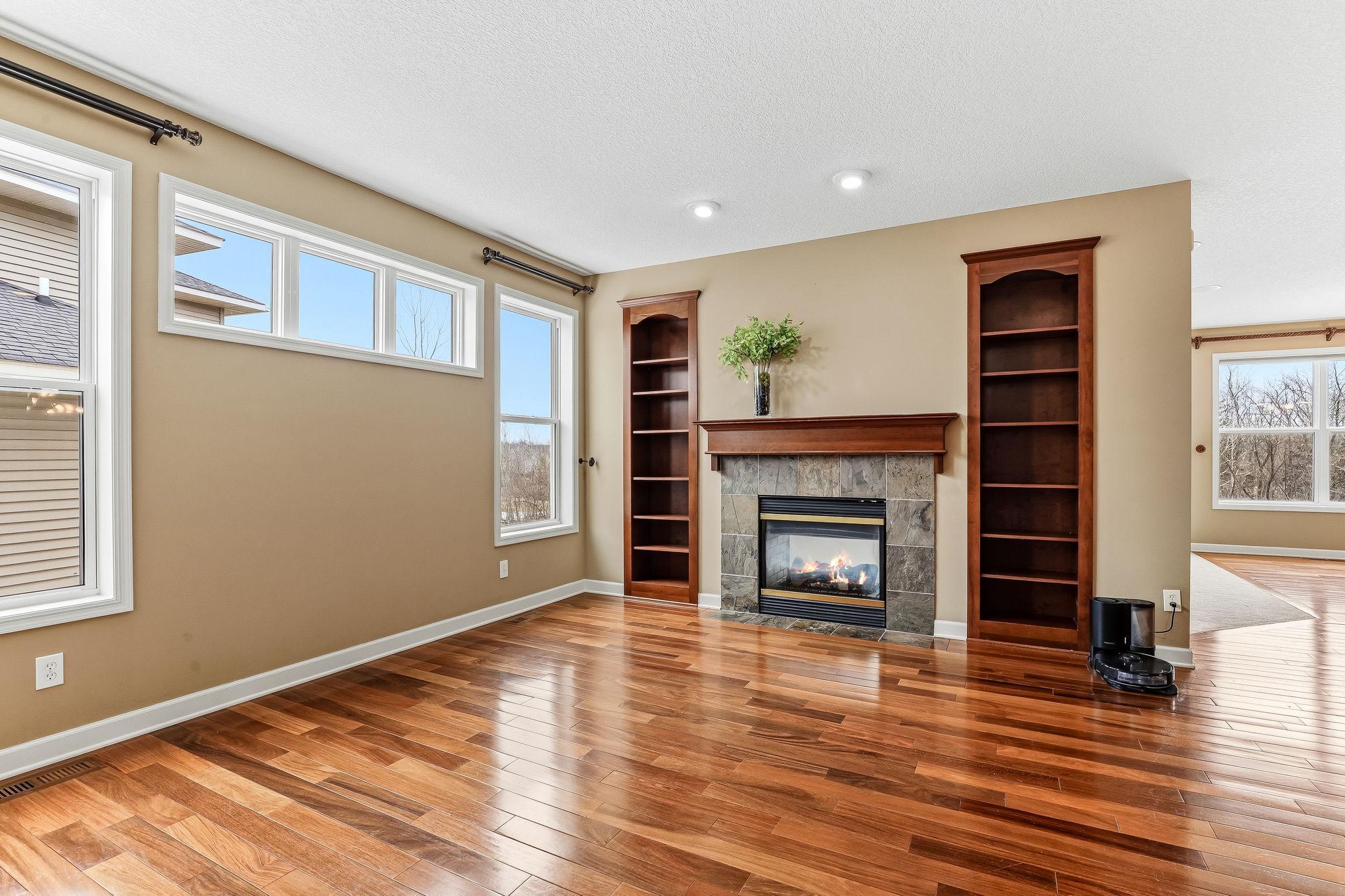 Spacious great room with built-ins shelves