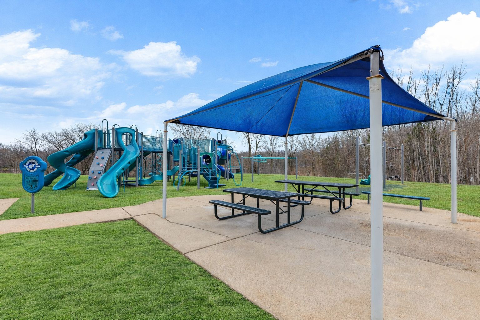 Neighborhood park just around the corner