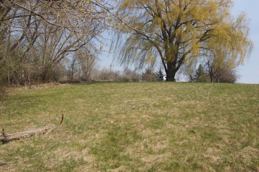 621 Lyman Boulevard, Chaska, MN 55318