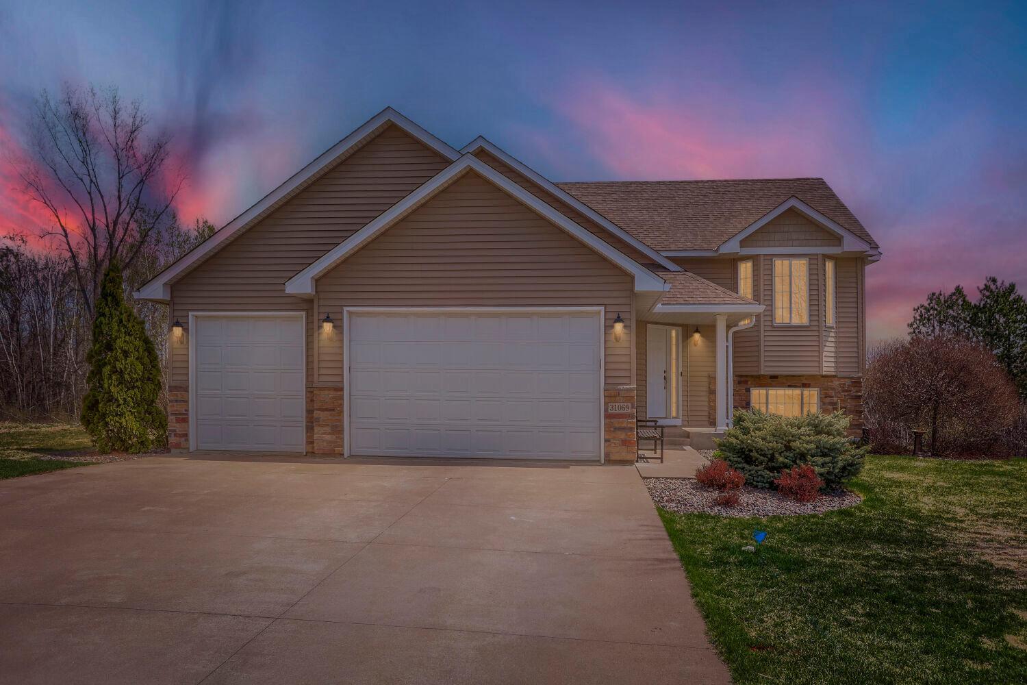 31069 Algonquin Trail - Web Quality - 029 - 29 Exterior Front.jpg