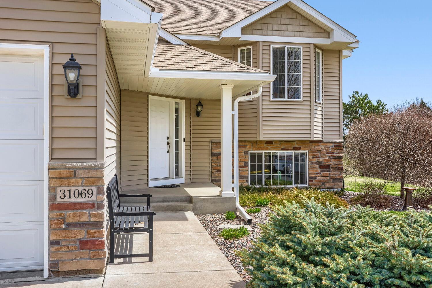 31069 Algonquin Trail - Web Quality - 003 - 03 Exterior Front.jpg