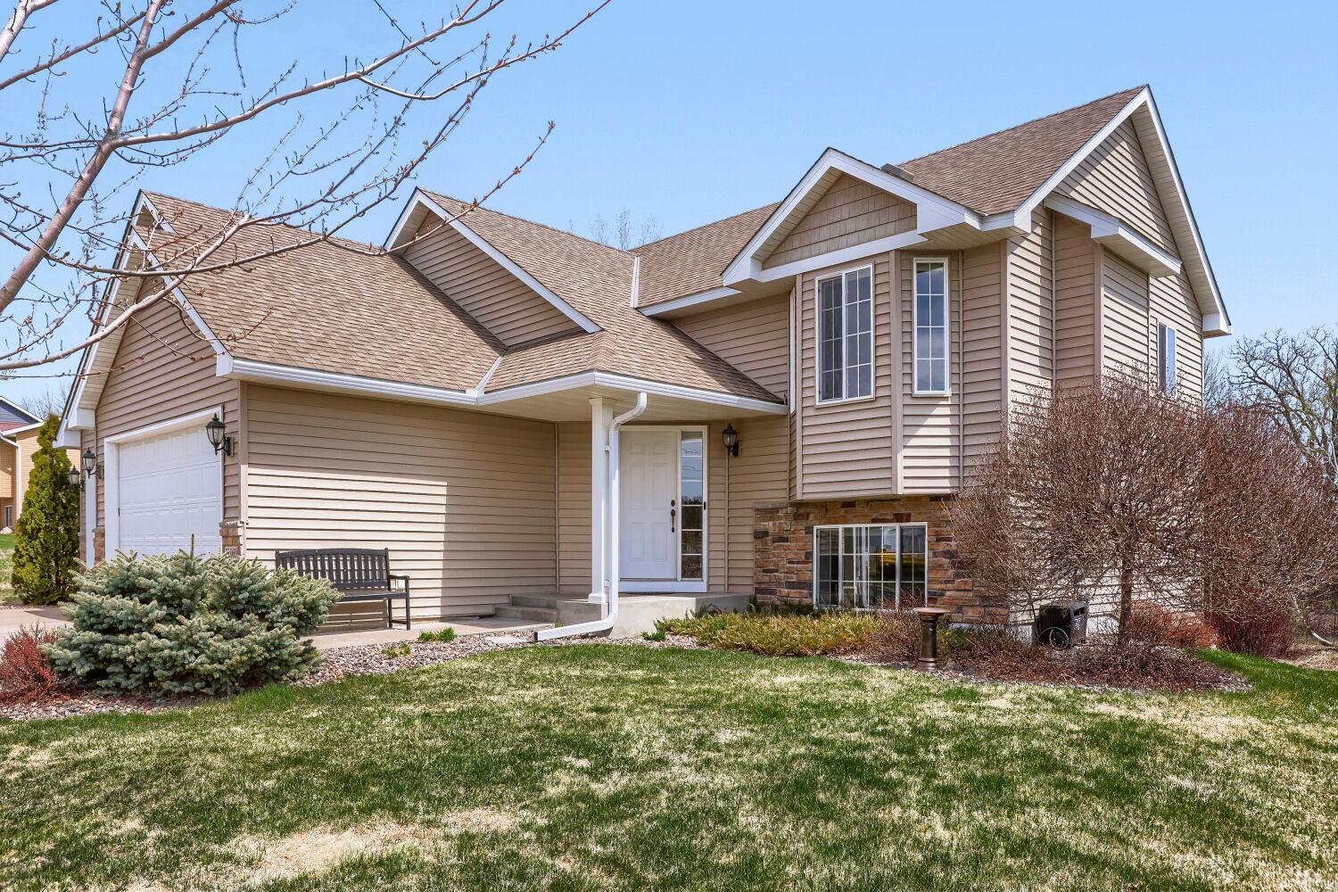 31069 Algonquin Trail - Web Quality - 002 - 02 Exterior Front.jpg