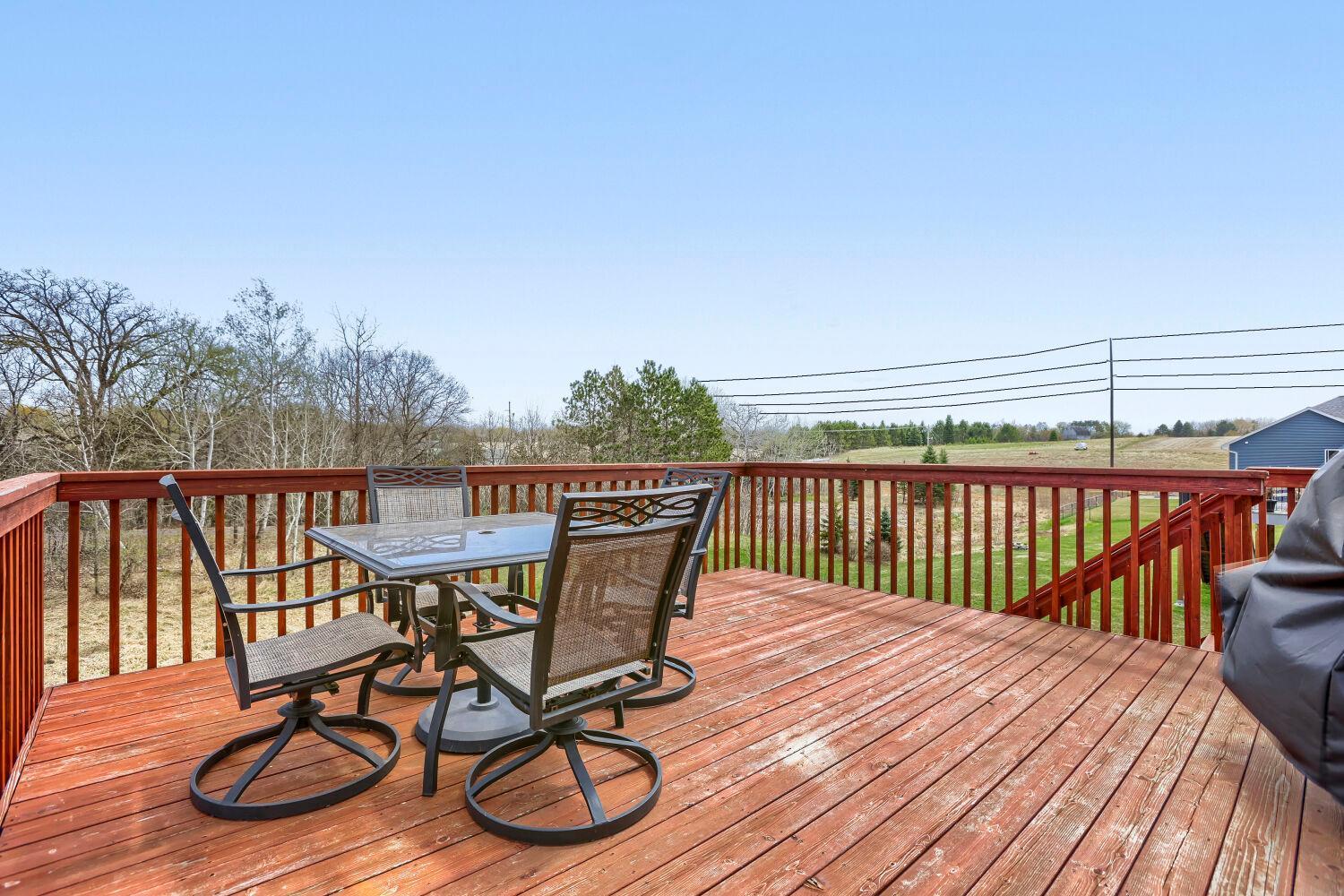 31069 Algonquin Trail - Web Quality - 017 - 17 Balcony.jpg