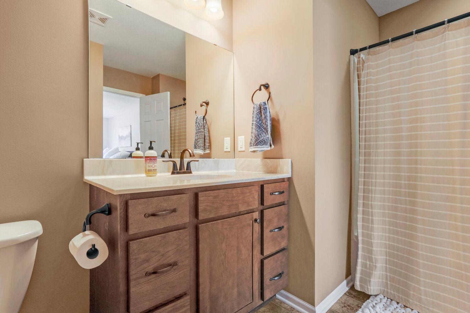 31069 Algonquin Trail - Web Quality - 024 - 24 Bathroom.jpg