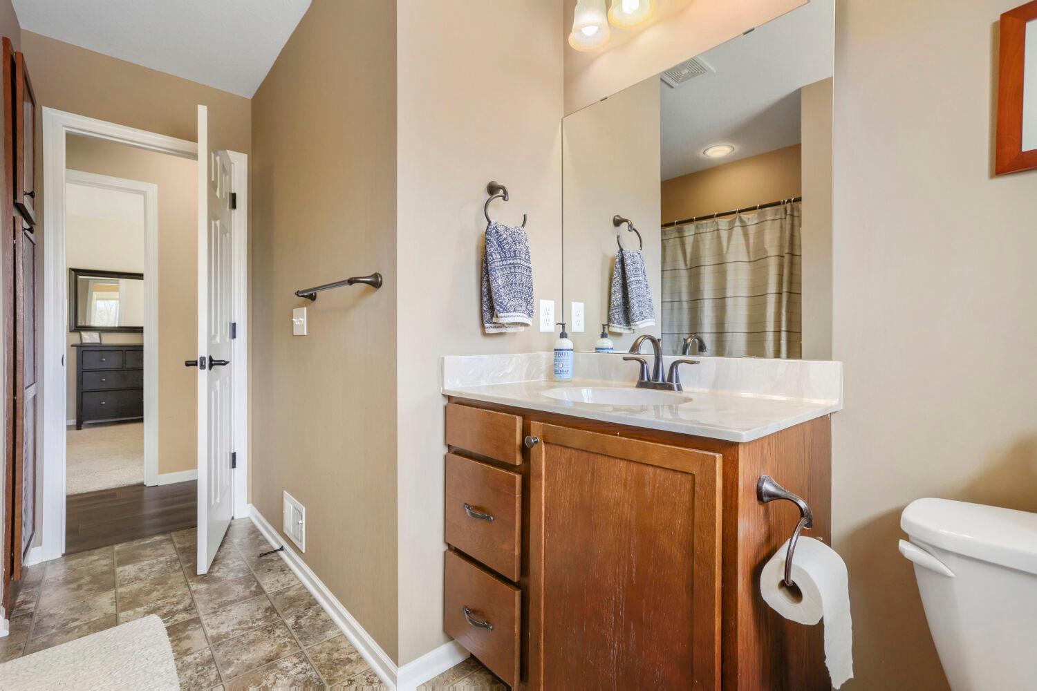 31069 Algonquin Trail - Web Quality - 022 - 22 Bathroom.jpg