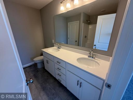 1548 Meadows Drive NE, East Bethel, MN 55011