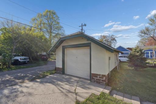 1715 Greeley Avenue N, Glencoe, MN 55336