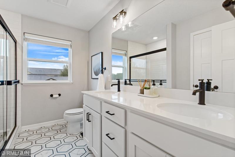 Master Bath 3.jpg