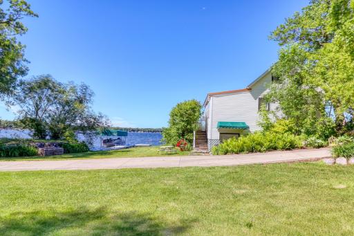 1812 E Shore Drive, Detroit Lakes, MN 56501