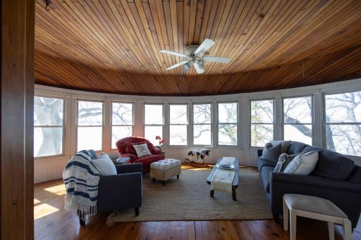 1812 E Shore Drive, Detroit Lakes, MN 56501