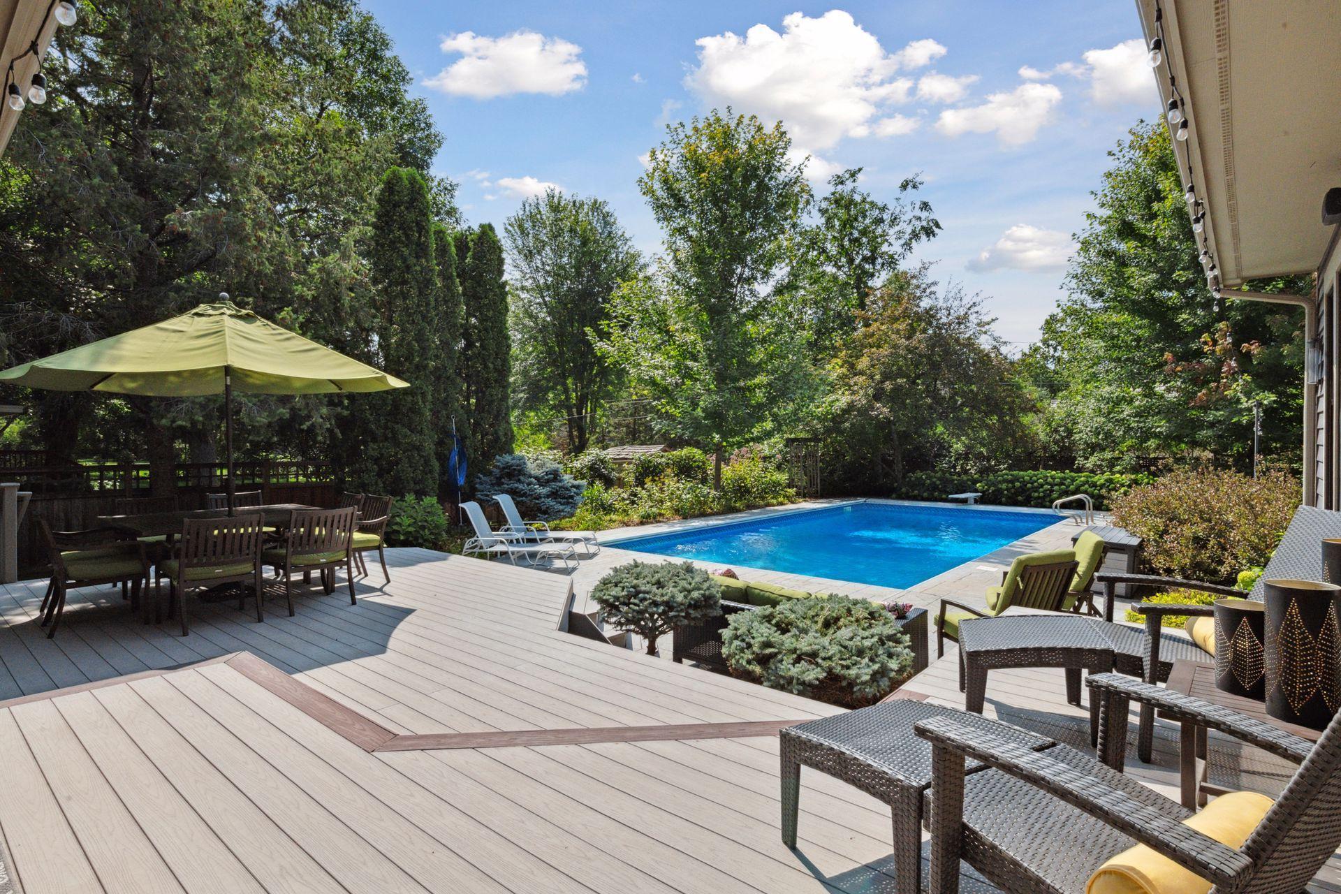 Entertaining here is so easy and it's super private and quiet.