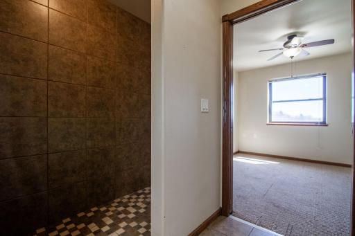 1022 W Villard Street, Dickinson, ND 58601