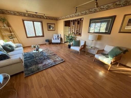 Spotlights in ceiling for artwork