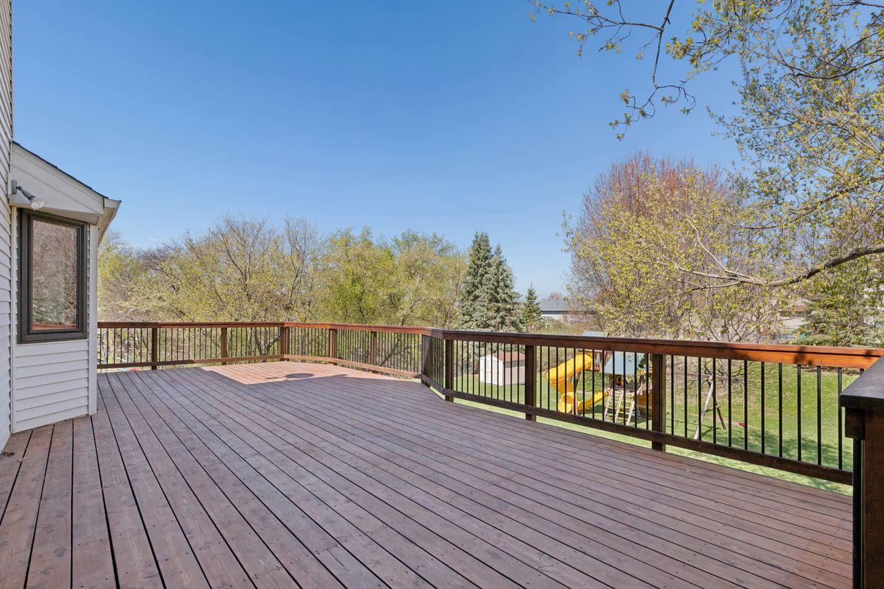 Enjoy summer entertaining on your spacious deck!