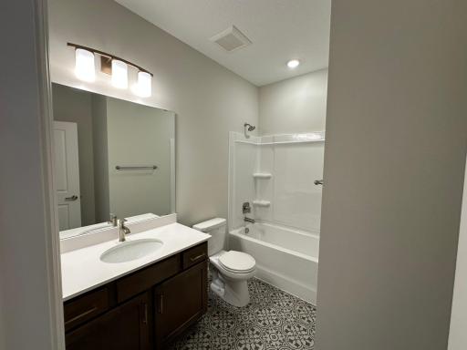 17725 Everest Avenue, Lakeville, MN 55044