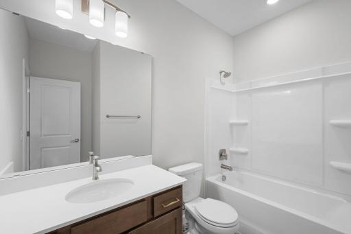 17725 Everest Avenue, Lakeville, MN 55044