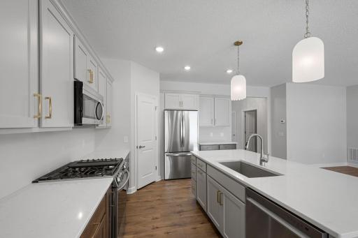 17725 Everest Avenue, Lakeville, MN 55044