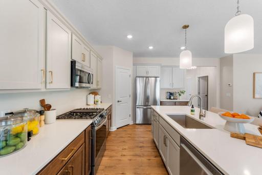 17725 Everest Avenue, Lakeville, MN 55044