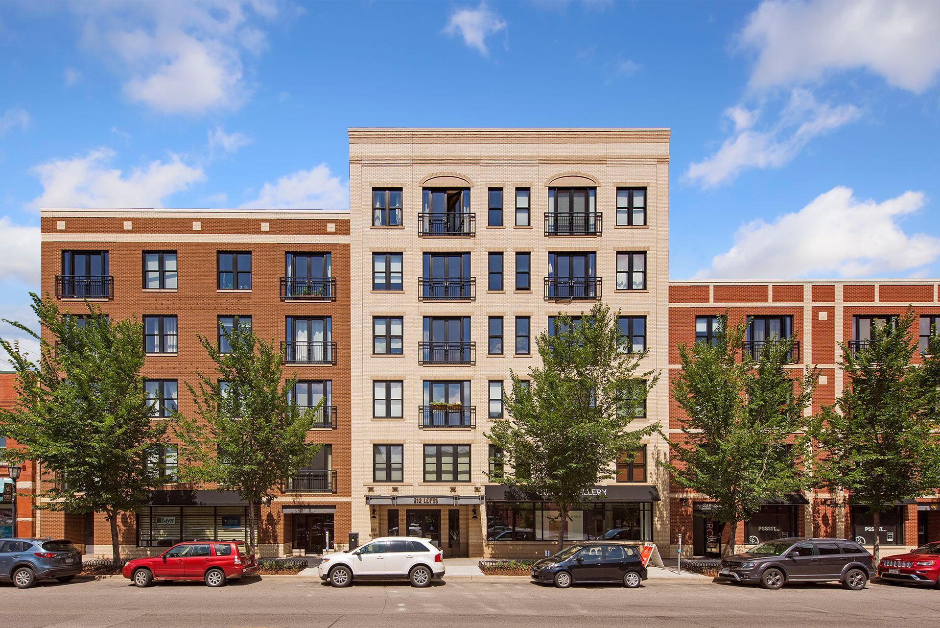 Welcome to the 212 Lofts! Arguably the best place building to live in the North Loop!