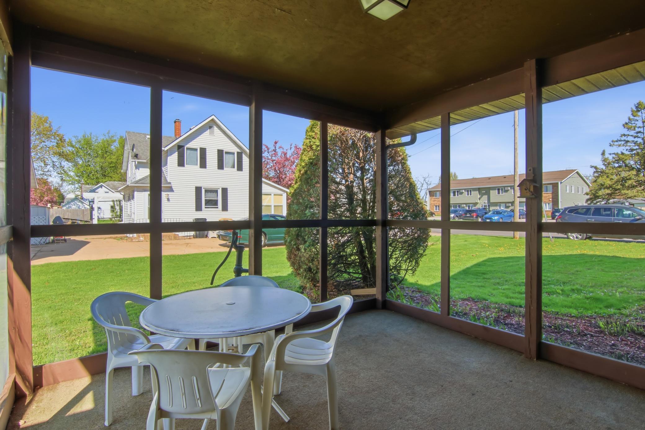 09-SeasonalPorch-1-jpg.jpg